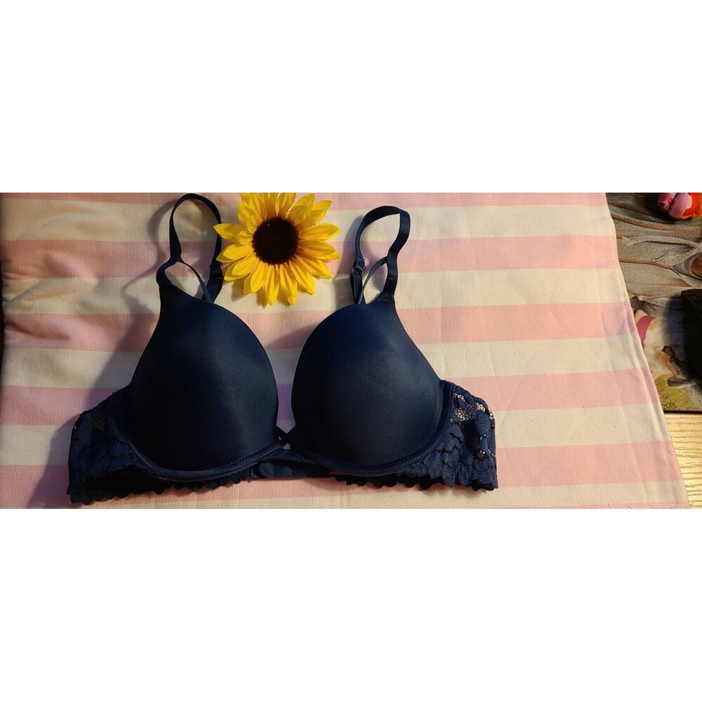 La Sauza Bra size 34 B NWOT